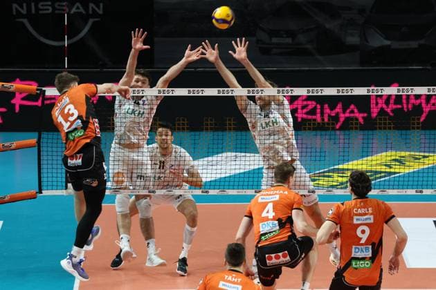 DEU, DVV, 1 VBL, BR Volleys vs SVG Lueneburg, 27 03 2024, Max Schmeling Halle, Berlin, DEU, DVV, 1 VBL, BR Volleys vs SVG Lueneburg, in the picture Ruben Schott BR Volleys 13 , Maxwell Elgert Lueneburg 4 , Matthew Knigge Lueneburg 13 Photo Juergen Engler nordphoto GmbH nordphotoxGmbHx xEngler nph00076