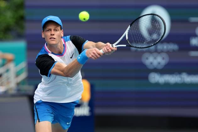 March 27, 2024, Miami Gardens, Florida, United States Of America: MIAMI GARDENS, FLORIDA - MARCH 27: Jannik Sinner of Italy defeats Tomas Machac of the Czech Republic at the net after defeating him on Day 12 of the Miami Open at Hard Rock Stadium on March 27, 2024 in Miami Gardens, Florida. ....People: Jannik Sinner Miami Gardens United States Of America - ZUMAs214 20240327_ada_s214_009 Copyright: xSMGx
