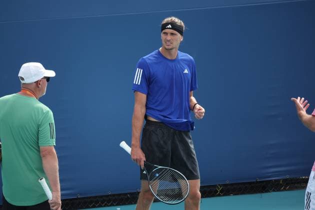 March 27, 2024, Miami Gardens, Florida, United States Of America: MIAMI GARDENS, FLORIDA - MARCH 27: Alexander Zverev on a practice court on Day 12 of the Miami Open at Hard Rock Stadium on March 27, 2024 in Miami Gardens, Florida. ....People: Alexander Zverev Miami Open Presented by Itau 2024 - Day 12 - Major League Pickleball Celebrity Pro-Am  - ZUMAs214 20240327_ada_s214_081 Copyright: xSMGx