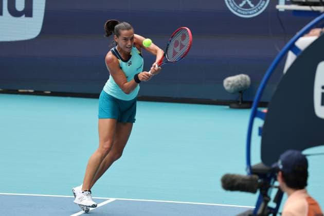 March 27, 2024, Miami Gardens, Florida, United States Of America: MIAMI GARDENS, FLORIDA - MARCH 27: Danielle Collins of the United States defeats Caroline Garcia of France in the quarterfinals of the Miami Open at the Hard Rock Stadium on March 27, 2024 in Miami Gardens, Florida. ....People: Caroline Garcia Miami Open Presented by Itau 2024 - Day 12  - ZUMAs214 20240327_ada_s214_115 Copyright: xSMGx
