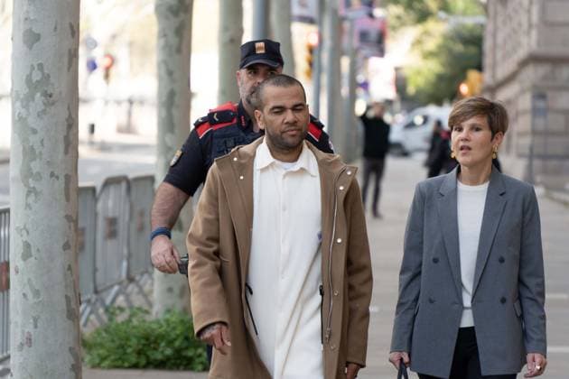 Bilder des Jahres 2024, Sport 03 März Sport Themen der Woche KW13 Sport Bilder des Tages Fußball, Dani Alves auf dem Weg zu einem Gerichtstermin in Barcelona Photo by Eric Renom LaPresse)  Copyright: xEricxRenom LaPressex