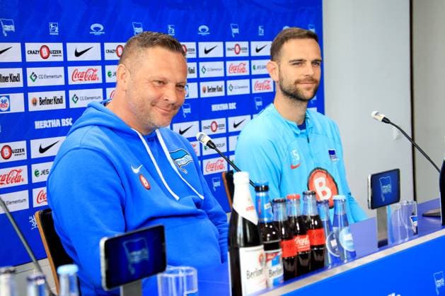 DEU, DFL, 2 FBL Hertha BSC, PK, 28 03 2024, Sportforum, Berlin, DEU, DFL, 2 FBL Hertha BSC, PK, im Bild Cheftrainer Pal Dardai Hertha BSC Berlin , Marius Gersbeck Hertha BSC Berlin 35 DFL regulations prohibit any use of Photographs as image sequences and or quasi video Foto Juergen Engler nordphoto GmbH nordphotoxGmbHx xEngler nph00076