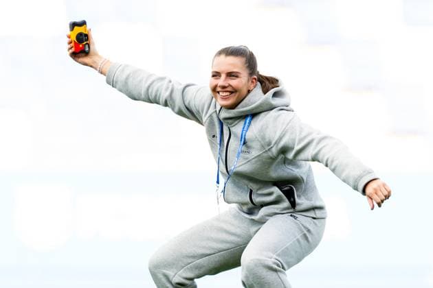 240328 Cecilie Redisch Kvamme of Brann takes a selfie ahead of the UEFA Womens Champions League quarterfinal football match between Barcelona and Brann on March 28, 2024 in Barcelona Photo Vegard Grott BILDBYRAN kod VG VG0589 bbeng champions league mesterligaen dam football fotball fotboll fotboll soccer barcelona barca brann kvartfinale quarter final tfk womens champions league brann kvinner  Copyright: VEGARDxGRoTT BB240328VG006