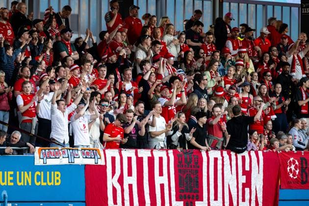 240328 Fans of Brann ahead of the UEFA Women s Champions League quarterfinal football match between Barcelona and Brann on March 28, 2024 in Barcelona Photo Vegard Grott BILDBYRAN code VG VG0589 bbeng champions league mesterligaen dam football fotball fotboll fotboll soccer barcelona barca brann kvartfinale quarter final tfk women s champions league publik  Copyright: VEGARDxGRoTT BB240328VG014