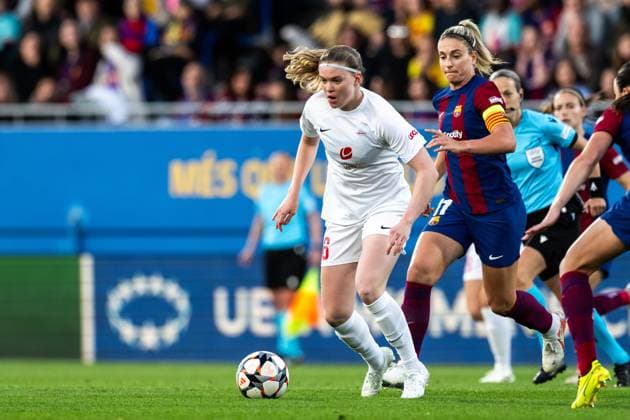 240328 Signe Gaupset of Brann and Alexia Putellas of Barcelona during the UEFA Women s Champions League quarterfinal soccer match between Barcelona and Brann on March 28, 2024 in Barcelona Photo Vegard Grott BILDBYRAN kod VG VG0589 bbeng champions league mesterligaen dam football fotball fotboll fotboll soccer barcelona barca brann kvartfinale quarter final tfk women s champions league  Copyright: VEGARDxGRoTT BB240328VG021