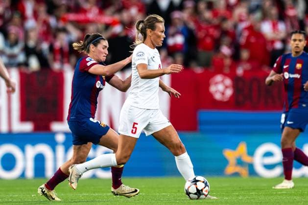 240328 Mariona Caldentey of Barcelona and Ingrid Stenevik of Brann during the UEFA Women s Champions League quarterfinal soccer match between Barcelona and Brann on March 28, 2024 in Barcelona Photo Vegard Grott BILDBYRAN kod VG VG0589 bbeng champions league mesterligaen dam football fotball fotboll fotboll soccer barcelona barca brann kvartfinale quarter final tfk women s champions league  Copyright: VEGARDxGRoTT BB240328VG026