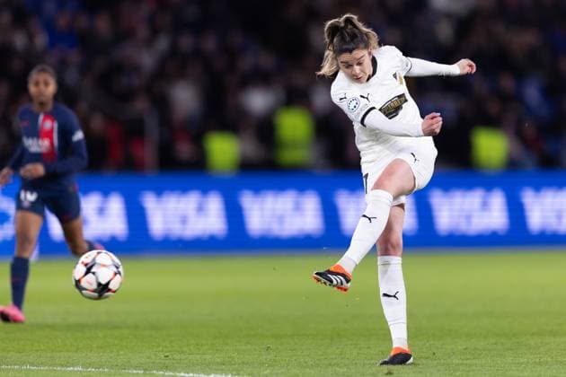 240328 Anna Csiki of Häcken during the UEFA Women s Champions League football match quarterfinal two between Paris Saint Germain and Häcken on March 28, 2024 in Paris Photo Michael Erichsen BILDBYRAN COP 89 MI0635 bbeng champions league dam football fotball fotboll fotboll häcken quarterfinal paris saint germain quarterfinal quarterfinals soccer  Copyright: MICHAELxERICHSEN BB240328MI133