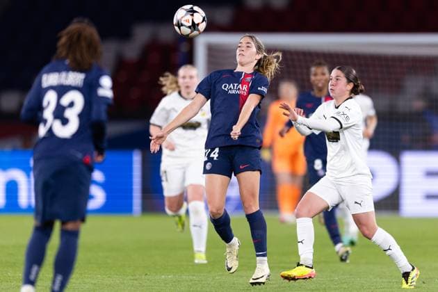 240328 Korbin Albert of Paris Saint Germain and Ruby Grant of Häcken during the UEFA Women s Champions League football match quarterfinal two between Paris Saint Germain and Häcken on March 28, 2024 in Paris Photo Michael Erichsen BILDBYRAN COP 89 MI0635 bbeng champions league dam football fotball fotboll fotboll häcken quarterfinal paris saint germain quarterfinal quarterfinals soccer  Copyright: MICHAELxERICHSEN BB240328MI149