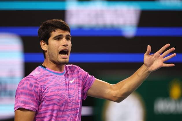 March 28, 2024, Miami Gardens, Florida, United States Of America: MIAMI GARDENS, FLORIDA - MARCH 28: Grigor Dimitrov of Bulgaria defeats Carlos Alcaraz of Spain during their match on Day 13 of the Miami Open at Hard Rock Stadium on March 28, 2024 in Miami Gardens, Florida....People: Carlos Alcaraz 2024 Miami Open - Day 13  - ZUMAs214 20240328_ada_s214_116 Copyright: xSMGx