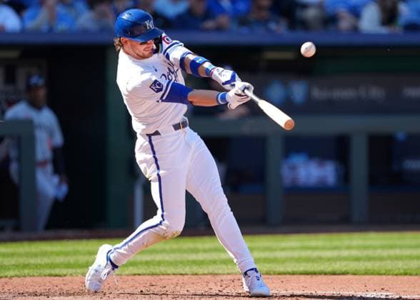 MLB, Baseball Herren, USA 2024; Twins vs Royals MAR 28 MAR 28, 2024: Kansas City Royals shortstop Bobby Witt Jr. (7) drives a base hit to center field on opening day at Kauffman Stadium Kansas City, Missouri. Jon Robichaud CSM. (Credit Image: Â Jon Robichaud Cal Media) Kansas City Missouri United States EDITORIAL USE ONLY Copyright: xx ZUMA-20240328_zma_c04_037.jpg JonxRobichaudx csmphotothree246457