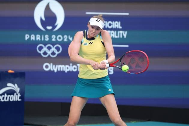 March 28, 2024, Miami Gardens, Florida, United States Of America: MIAMI GARDENS, FLORIDA - MARCH 28: Elena Rybakina from Kazakhstan defeats Victoria Azarenka from Belarus during the Quarterfinals of women s singles of 2024 Miami Open at Hard Rock Stadium on March 28, 2024 in Miami Gardens, Florida...People: Elena Rybakina Miami Gardens United States Of America - ZUMAs214 20240328_ada_s214_208 Copyright: xSMGx