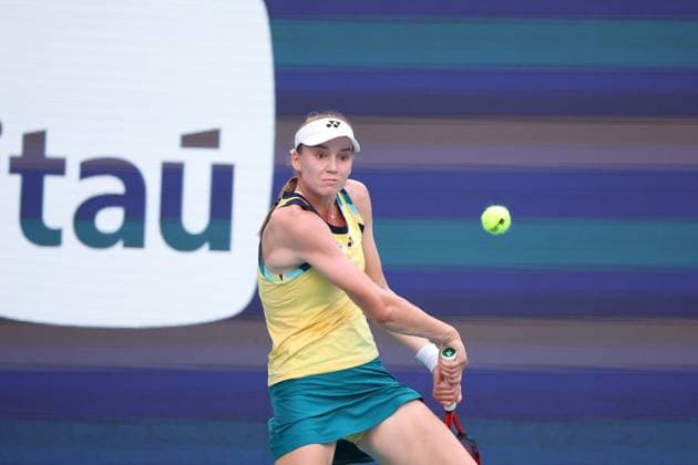 March 28, 2024, Miami Gardens, Florida, United States Of America: MIAMI GARDENS, FLORIDA - MARCH 28: Elena Rybakina from Kazakhstan defeats Victoria Azarenka from Belarus during the Quarterfinals of women s singles of 2024 Miami Open at Hard Rock Stadium on March 28, 2024 in Miami Gardens, Florida...People: Elena Rybakina Miami Gardens United States Of America - ZUMAs214 20240328_ada_s214_215 Copyright: xSMGx