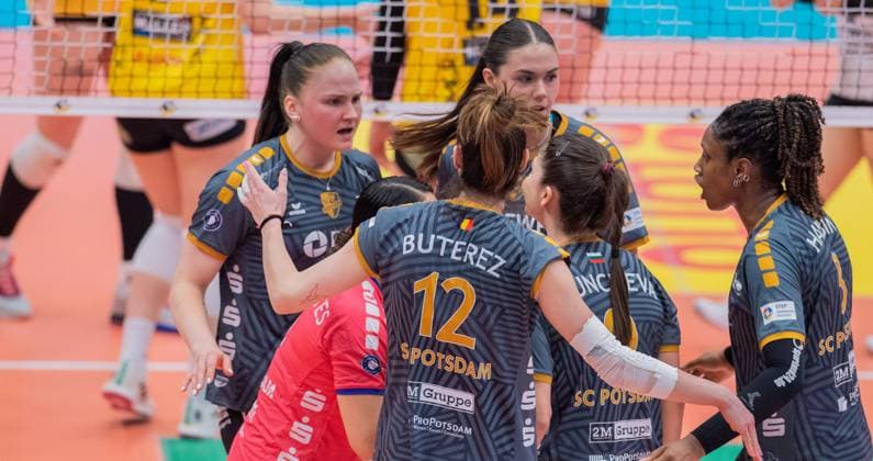 28 03 2024 Suhl Sporthalle Wolfsgrube Volleyball VfB Suhl Lotto-Thürungen SC Potsdam Points win at Potsdam team Action