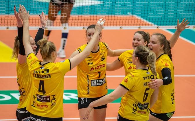 28 03 2024 Suhl Sporthalle Wolfsgrube Volleyball VfB Suhl Lotto-Thürungen SC Potsdam Winning points for the Suhl team Action