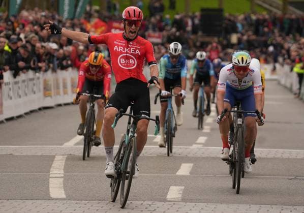 Bilder des Jahres 2024, Sport 03 März Sport Themen der Woche KW13 Sport Bilder des Tages Jenthe Biermans of Area - B&B Hotels during the Route Adelie de VitrÃ 2024, cycling race on March 29, 2024 in VitrÃ , France - CYCLISME : Route Adelie de VitrÃ 2024 - 29 03 2024 LaurentLairys Panoramic 