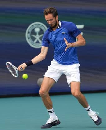 MIAMI GARDENS, FL - MARCH 29: Danil Medvedev in action during the men™s singles semifinals of the Miami Open on March 29, 2024, at Hard Rock Stadium in Miami Gardens, FL. (Photo by Andrew Patron Icon Sportswire) TENNIS: MAR 29 Miami Open EDITORIAL USE ONLY Icon2403290692