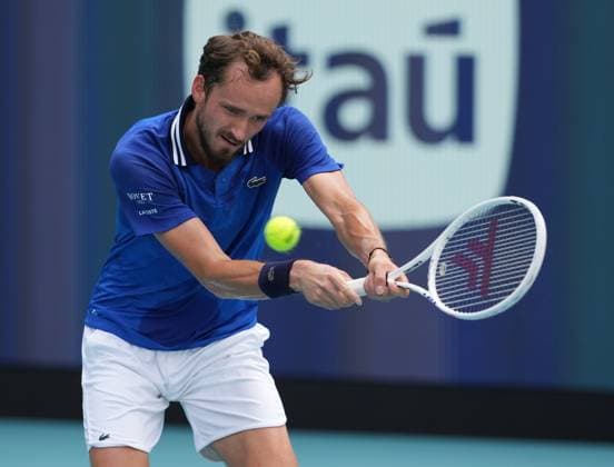 MIAMI GARDENS, FL - MARCH 29: Danil Medvedev in action during the men™s singles semifinals of the Miami Open on March 29, 2024, at Hard Rock Stadium in Miami Gardens, FL. (Photo by Andrew Patron Icon Sportswire) TENNIS: MAR 29 Miami Open EDITORIAL USE ONLY Icon2403290693