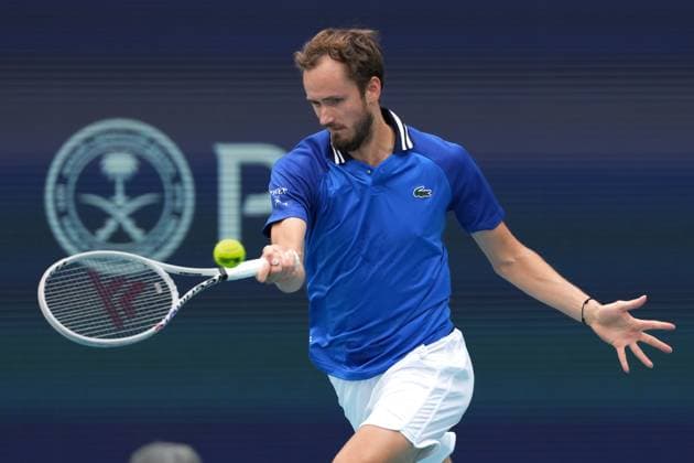 MIAMI GARDENS, FL - MARCH 29: Danil Medvedev in action during the men™s singles semifinals of the Miami Open on March 29, 2024, at Hard Rock Stadium in Miami Gardens, FL. (Photo by Andrew Patron Icon Sportswire) TENNIS: MAR 29 Miami Open EDITORIAL USE ONLY Icon2403290694