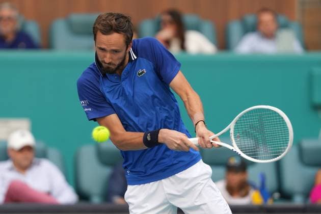 MIAMI GARDENS, FL - MARCH 29: Danil Medvedev in action during the men™s singles semifinals of the Miami Open on March 29, 2024, at Hard Rock Stadium in Miami Gardens, FL. (Photo by Andrew Patron Icon Sportswire) TENNIS: MAR 29 Miami Open EDITORIAL USE ONLY Icon2403290699