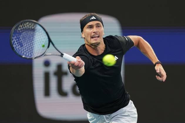 MIAMI GARDENS, FL - MARCH 29: Alexander Zverev(GER) in action during the men™s singles semifinals of the Miami Open on March 29, 2024, at Hard Rock Stadium in Miami Gardens, FL. (Photo by Andrew Patron Icon Sportswire) TENNIS: MAR 29 Miami Open EDITORIAL USE ONLY Icon2403290711