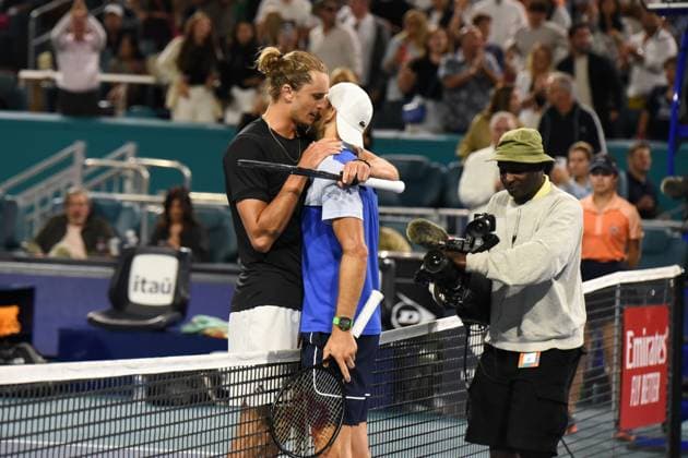 MIAMI GARDENS, FL - MARCH 29: Grigor Dimitrov (Bulgaria), right, wins the menÕs singles semifinal match against Alexander Zverev (Germany), left, at the Miami Open, on March 29, 2024, at Hard Rock Stadium in Miami Gardens, FL. (Photo by Michele Eve Sandberg Icon Sportswire) TENNIS: MAR 29 Miami Open EDITORIAL USE ONLY Icon2403290734