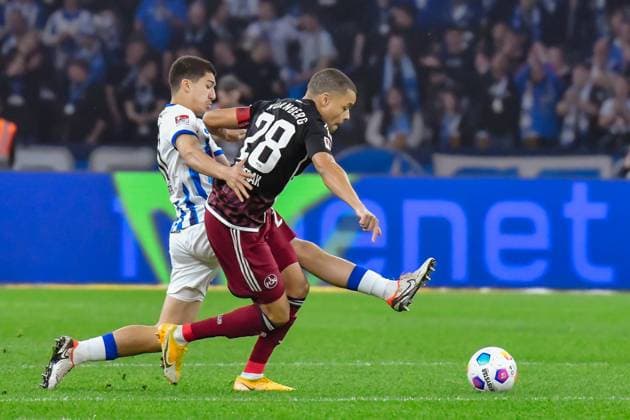 30 03 2024, xlakx, Fußball 2 Bundesliga, Hertha BSC 1 FC Nuernberg emspor, v l Ibrahim Maza Hertha BSC 30 ,Jan Gyamerah 1 FC Nuenberg 28 ,Zweikampf, Duell, Kampf, tackle DFL DFB REGULATIONS PROHIBIT ANY USE OF PHOTOGRAPHS as IMAGE SEQUENCES and or QUASI VIDEO Berlin