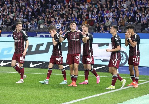 30 03 2024 Soccer Season 2023 2024 2 Soccer Bundesliga 27 Matchday Hertha BSC Berlin HBSC 1 FC Nürnberg FCN Club Sportfoto Zink DaMa xdaxmax DFL regulations prohibit any use of photographs as image sequences and or quasi video only for editorial use Jubel Freude Torjubel nach Tor zum 0 1 Can Yilmaz Uzun 42, 1 FC Nürnberg FCN und Mannschaft Team jubelt freut sich Torschütze Can Yilmaz Uzun 42, 1 FC Nürnberg FCN