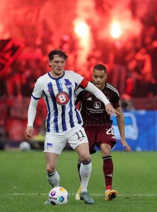 Fabian Reese, Jan Gyamerah duel match scene action sport soccer soccer DFL 2 Bundesliga Men 27 Matchday Season 2023 2024 30 03 2024 Hertha BSC Berlin vs 1 FC Nürnberg FCN DFL regulations prohibit any use of photographs as image sequences and or quasi video