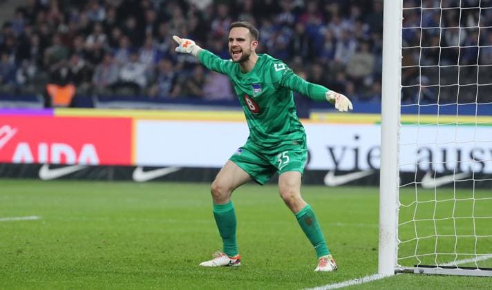 Goalkeeper Marius Gersbeck single image cropping action sport soccer soccer DFL 2 Bundesliga men 27 matchday season 2023 2024 30 03 2024 Hertha BSC Berlin vs 1 FC Nürnberg FCN DFL regulations prohibit any use of photographs as image sequences and or quasi video