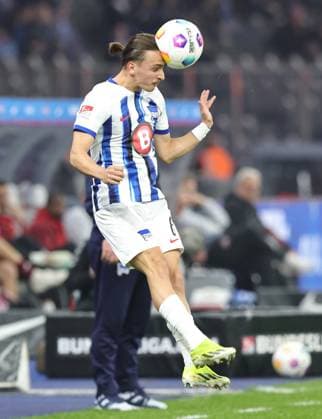 30 03 2024 Soccer Season 2023 2024 2 Soccer Bundesliga 27 Matchday Hertha BSC Berlin HBSC 1 FC Nuremberg FCN Club Sportfoto Zink DaMa xdaxmax DFL regulations prohibit any use of photographs as image sequences and or quasi video only for editorial use Michal Karbownik 6, Hertha BSC Berlin with header