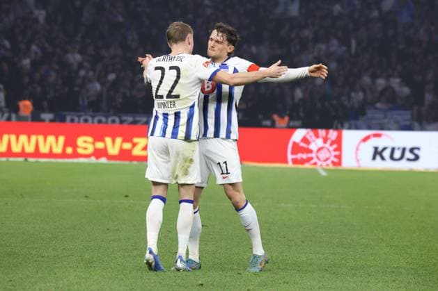 DEU, DFL, 2 FBL, Hertha BSC vs 1 FC Nuernberg, 30 03 2024, Berliner Olympiastadion, Berlin, DEU, DFL, 2 FBL, Hertha BSC vs 1 FC Nuernberg, im Bild nach dem 1 2 von Marten Winkler Hertha BSC Berlin 22 , Fabian Reese Hertha BSC Berlin 11 DFL regulations prohibit any use of Photographs as image sequences and or quasi video Foto Juergen Engler nordphoto GmbH nordphotoxGmbHx xEngler nph00076