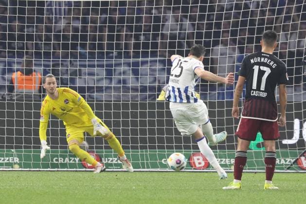 DEU, DFL, 2 FBL, Hertha BSC vs 1 FC Nuernberg, 30 03 2024, Berliner Olympiastadion, Berlin, DEU, DFL, 2 FBL, Hertha BSC vs 1 FC Nuernberg, im Bild 11m Haris Tabakovic Hertha BSC Berlin 25 , Carl Klaus 1 FC Nuernberg 1 DFL regulations prohibit any use of Photographs as image sequences and or quasi video Foto Juergen Engler nordphoto GmbH nordphotoxGmbHx xEngler nph00076
