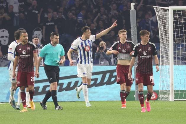 DEU, DFL, 2 FBL, Hertha BSC vs 1 FC Nuernberg, 30 03 2024, Berliner Olympiastadion, Berlin, DEU, DFL, 2 FBL, Hertha BSC vs 1 FC Nuernberg, im Bild 11m Haris Tabakovic Hertha BSC Berlin 25 , Fabian Reese Hertha BSC Berlin 11 , Aymen Barkok Hertha BSC Berlin 18 DFL regulations prohibit any use of Photographs as image sequences and or quasi video Foto Juergen Engler nordphoto GmbH nordphotoxGmbHx xEngler nph00076