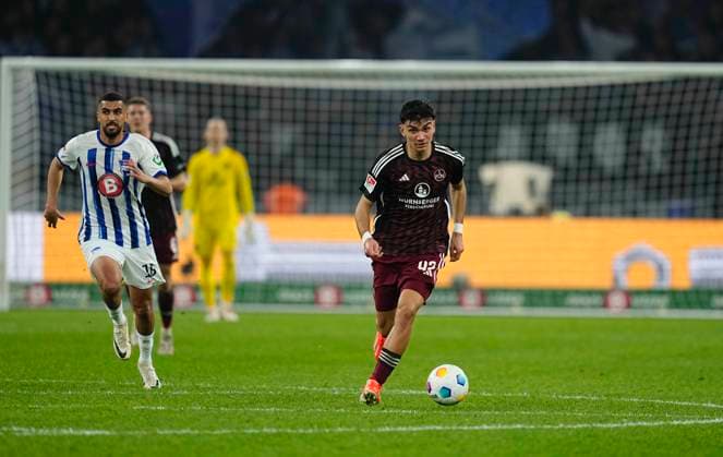 Germany, Berlin, 30 03 2024, Olympic Stadium, Hertha BSC vs 1 FC Nürnberg 2 Bundesliga, Can Uzun 1 FC Nürnberg controls the ball Berlin Olympic Stadium Berlin Germany eu-images-659