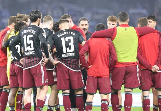 30 03 2024 Soccer Season 2023 2024 2 Soccer Bundesliga 27 Matchday Hertha BSC Berlin HBSC 1 FC Nürnberg FCN Club Sportfoto Zink DaMa xdaxmax DFL regulations prohibit any use of photographs as image sequences and or quasi video only for editorial use Cristian Fiel Coach 1 FC Nürnberg FCN speaks to the team after the match Team Team Team Team is disappointed Disappointment