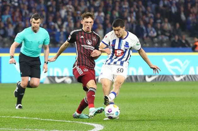30 03 2024, xtgx, Soccer 2 Bundesliga, Hertha BSC Berlin 1 FC Nuernberg emspor, v l Jens Castrop Nuernberg, 17 , Ibrahim Maza Hertha, 30 duel, duel, fight, tackle DFL DFB REGULATIONS PROHIBIT ANY USE OF PHOTOGRAPHS as IMAGE SEQUENCES and or QUASI VIDEO Berlin