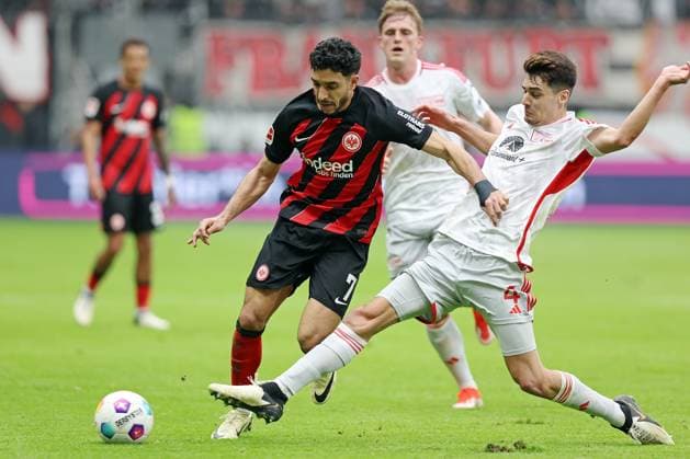 Sport Themen der Woche KW13 Sport Bilder des Tages 30.03.2024, xovx, Fußball Bundesliga, Eintracht Frankfurt - 1. FC Union Berlin v.l. Omar Marmoush (Eintracht Frankfurt), Mikkel Kaufmann (1. FC Union Berlin), Diogo Leithe (1. FC Union Berlin) (DFL DFB REGULATIONS PROHIBIT ANY USE OF PHOTOGRAPHS as IMAGE SEQUENCES and or QUASI-VIDEO) emspor Frankfurt *** 30 03 2024, xovx, Fußball Bundesliga, Eintracht Frankfurt 1 FC Union Berlin v l Omar Marmoush Eintracht Frankfurt , Mikkel Kaufmann 1 FC Union Berlin , Diogo Leithe 1 FC Union Berlin DFL DFB REGULATIONS PROHIBIT ANY USE OF PHOTOGRAPHS as IMAGE SEQUENCES and or QUASI VIDEO emspor Frankfurt
