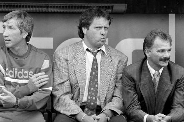 20.08.88 VfB Stuttgart - Stuttgarter Kickers Deutschland, Stuttgart, 20.08.1988, Fussball, Bundesliga, VfB Stuttgart - Stuttgarter Kickers (4:0): v.l. Willi Entenmann (Co-Trainer VfB Stuttgart), Arie Haan (Trainer VfB Stuttgart), Hermann Ohlicher (Manager VfB Stuttgart). *** 20 08 88 VfB Stuttgart Stuttgarter Kickers Germany, Stuttgart, 20 08 1988, Soccer, Bundesliga, VfB Stuttgart Stuttgarter Kickers 4 0 v l Willi Entenmann Co Coach VfB Stuttgart , Arie Haan Coach VfB Stuttgart , Hermann Ohlicher Manager VfB Stuttgart