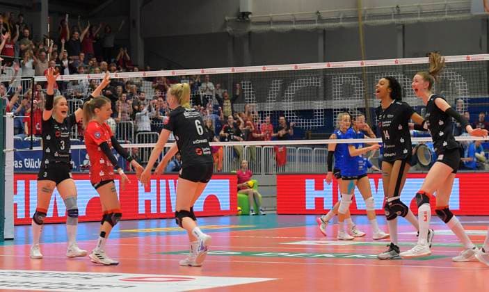 30 03 2024, Dresdens Tia Jimerson, Dresdens Aleksandra Jegdic , Dresdens Jennifer Janiska, Dresdens Tia Jimerson and Dresdens Lara Berger celebrating, Volleyball, 1 Bundesliga, Quarter-final play off, Dresdner SC VC Wiesbaden, c Dresden