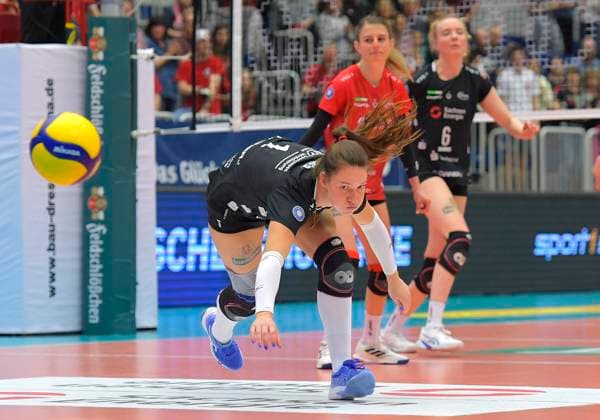 30 03 2024, Dresdens Pia Timmer looks after the ball, Volleyball, 1 Bundesliga, Quarter-final play off, Dresdner SC VC Wiesbaden, c Dresden