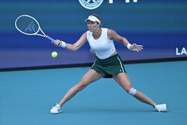 MIAMI GARDENS, FL - MARCH 30: Danielle Collins (USA) in action during womenÕs singles finals at the Miami Open, on March 30, 2024 at Hard Rock Stadium in Miami Gardens, FL. (Photo by Michele Eve Sandberg Icon Sportswire) TENNIS: MAR 30 Miami Open EDITORIAL USE ONLY Icon2403300797