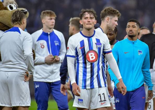 Soccer 2 Bundesliga, Hertha BSC 1 FC Nuernberg 30 03 2024, xdanx, Soccer 2 Bundesliga, Hertha BSC 1 FC Nuernberg, v l Fabian Reese Hertha BSC 11 , disappointed, looks disappointed, dejected, disappointed DFL DFB REGULATIONS PROHIBIT ANY USE OF PHOTOGRAPHS as IMAGE SEQUENCES and or QUASI VIDEO Foto Daniel Lakomski Mix1 Berlin Olympiastadion Berlin Berlin Germany EN Copyright: xDanielxLakomskix