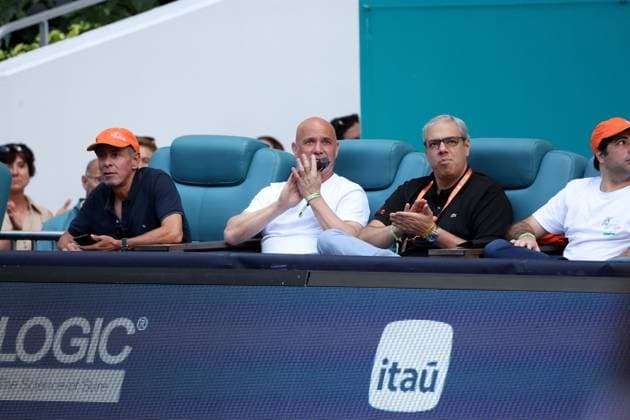 MIAMI GARDENS, FLORIDA - MARCH 30: Danielle Collins of the United States defeats Elena Rybakina of Kazakhstan at the womens singles finals on Day 15 of the Miami Open Presented by Itau at Hard Rock Stadium on March 30, 2024 in Miami Gardens, Florida People: Andre Agassi Copyright: xhoo-mex xMediaPunchx
