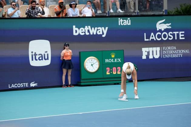 MIAMI GARDENS, FLORIDA - MARCH 30: Danielle Collins of the United States defeats Elena Rybakina of Kazakhstan at the womens singles finals on Day 15 of the Miami Open Presented by Itau at Hard Rock Stadium on March 30, 2024 in Miami Gardens, Florida People: Danielle Collins Copyright: xhoo-mex xMediaPunchx