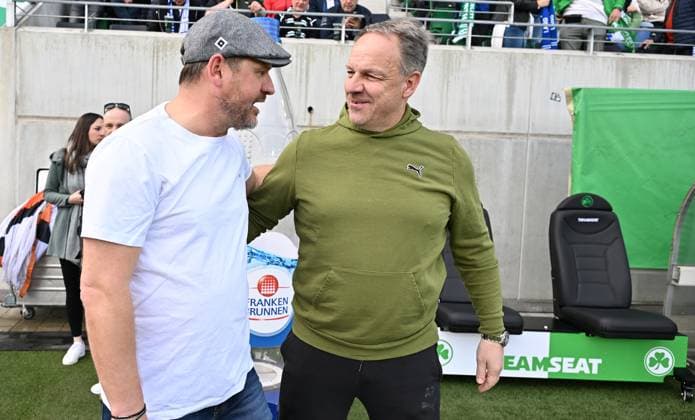 31 03 2024 Soccer Season 2023 2024 2 Soccer Bundesliga 27 Matchday SpVgg Greuther Fürth Kleeblatt Hamburger SV Hamburg HSV Sportfoto Zink xwoxzix DFL regulations prohibit any use of photographs as image sequences and or quasi video only for editorial use Steffen Baumgart Trainer Hamburger SV HSV Alexander Zorniger Trainer SpVgg Greuther Fürth before the start of the match