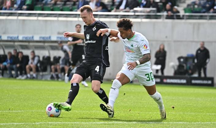 31 03 2024 Soccer Season 2023 2024 2 Soccer Bundesliga 27 Matchday SpVgg Greuther Fürth Kleeblatt Hamburger SV Hamburg HSV Sportfoto Zink xwoxzix DFL regulations prohibit any use of photographs as image sequences and or quasi video only for editorial use Sebastian Schonlau 4, Hamburger SV HSV Armindo Sieb 30, SpVgg Greuther Fürth