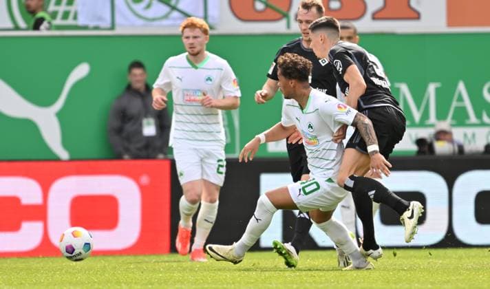31 03 2024 Soccer Season 2023 2024 2 Soccer Bundesliga 27 Matchday SpVgg Greuther Fürth Kleeblatt Hamburger SV Hamburg HSV Sportfoto Zink xwoxzix DFL regulations prohibit any use of photographs as image sequences and or quasi video only for editorial use Armindo Sieb 30, SpVgg Greuther Fürth Dennis Hadzikadunic 5, Hamburger SV HSV