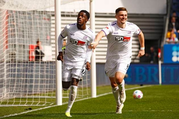 31 03 2024, xavx, Fussball 2 Bundesliga, SV Wehen Wiesbaden VfL Osnabrück emspor, v l Christian Conteh VfL Osnabrück celebrate the goal, Der Torjubel zum 0 1 DFL DFB REGULATIONS PROHIBIT ANY USE OF PHOTOGRAPHS as IMAGE SEQUENCES and or QUASI VIDEO Wiesbaden