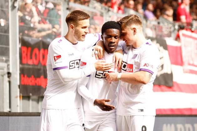 31 03 2024, xavx, Fussball 2 Bundesliga, SV Wehen Wiesbaden VfL Osnabrück emspor, v l Christian Conteh VfL Osnabrück celebrate the goal, Der Torjubel zum 0 1 DFL DFB REGULATIONS PROHIBIT ANY USE OF PHOTOGRAPHS as IMAGE SEQUENCES and or QUASI VIDEO Wiesbaden