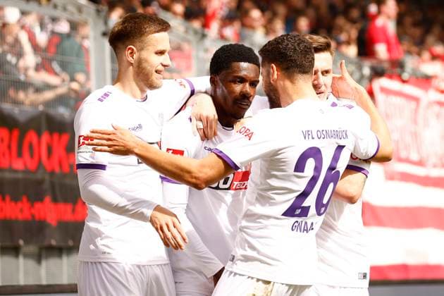 31 03 2024, xavx, Fussball 2 Bundesliga, SV Wehen Wiesbaden VfL Osnabrück emspor, v l Christian Conteh VfL Osnabrück celebrate the goal, Der Torjubel zum 0 1 DFL DFB REGULATIONS PROHIBIT ANY USE OF PHOTOGRAPHS as IMAGE SEQUENCES and or QUASI VIDEO Wiesbaden